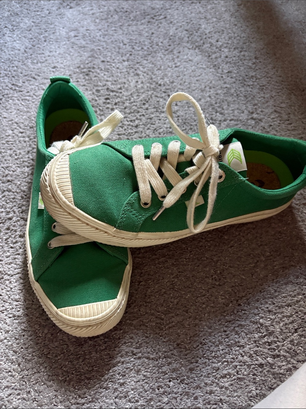 Cariuma Women’s Green Canvas Lace-Up Sneakers with Cream Soles